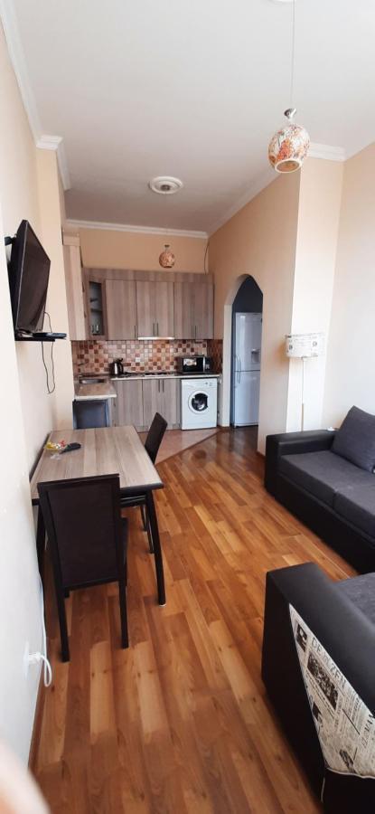 Apartment On Aleksandr Pushkin Street Tbilisi Buitenkant foto