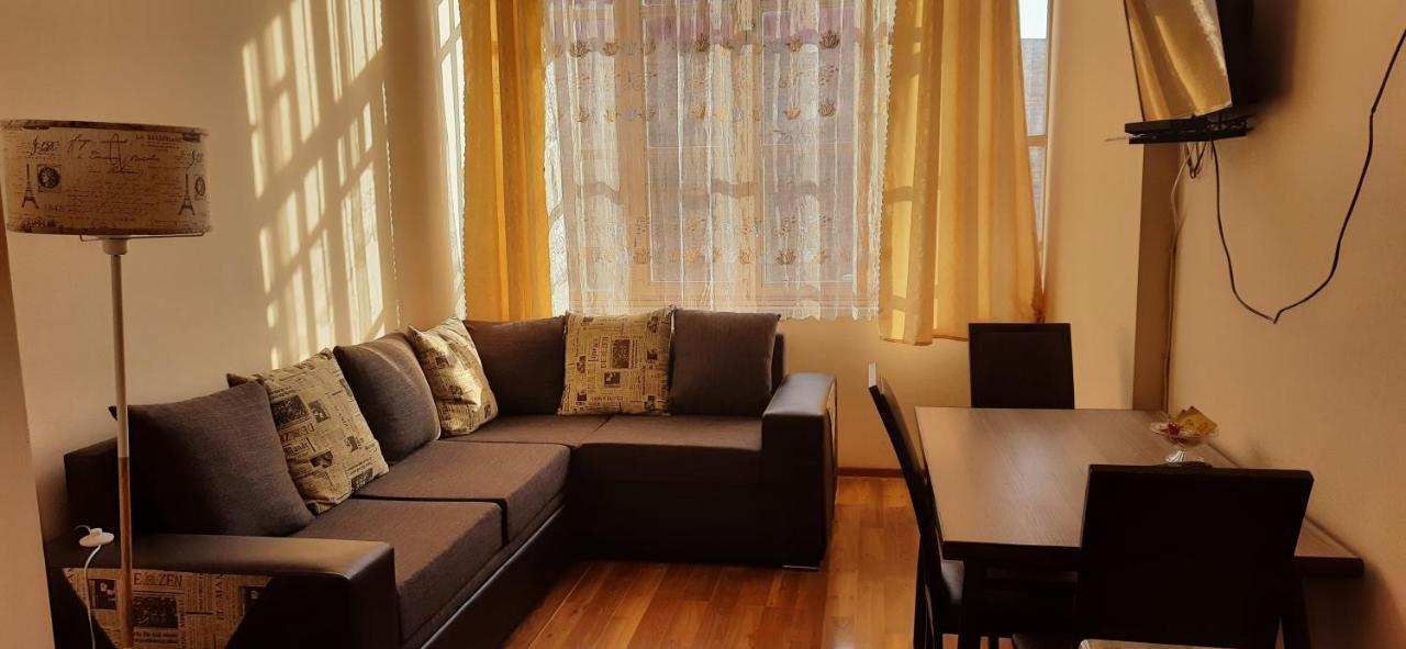 Apartment On Aleksandr Pushkin Street Tbilisi Buitenkant foto