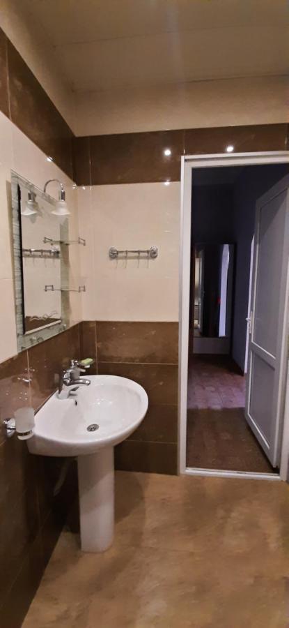 Apartment On Aleksandr Pushkin Street Tbilisi Buitenkant foto