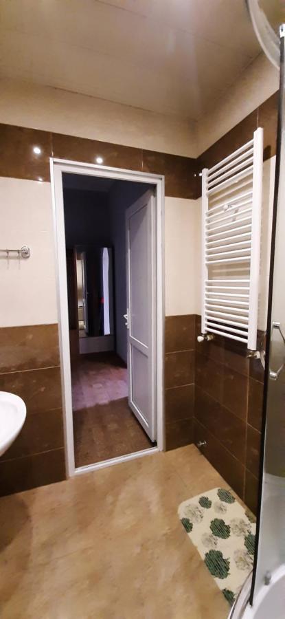 Apartment On Aleksandr Pushkin Street Tbilisi Buitenkant foto